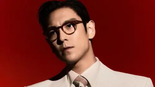 韓國人氣影集《魷魚遊戲2》中找來了BIGBANG 前成員T.O.P(崔勝鉉)出演,不過他多年前涉毒的經歷在韓國人心中依然難以抹去,因此引起不小的反彈與抵制的聲浪,而導演兼編劇黃東赫見此也出來發聲維護T.O.P。(圖/ttt IG) ▲韓國人氣影集《魷魚遊戲2》中找來了BIGBANG 前成員T.O.P(崔勝鉉)出演,不過他多年前涉毒的經歷在韓國人心中依然難以抹去,因此引起不小的反彈與抵制的聲浪,而導演兼編劇黃東赫見此也出來發聲維護T.O.P。(圖/ttt IG)