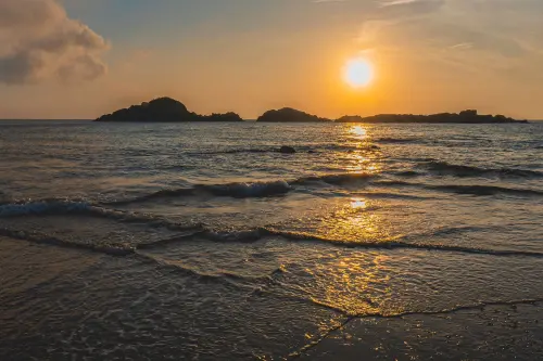 ▲美食部落客陳健安，以「夕照方塊海」作品獲銀獎。（圖／莒光鄉公所提供）