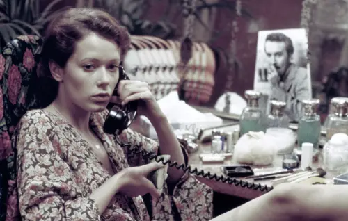 在台灣禁演50年！經典情慾大作《艾曼紐1974》一刀未剪4K上映
