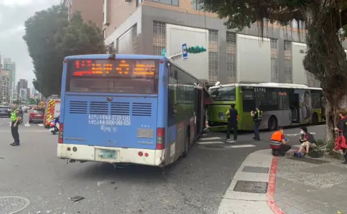 北市公車重大事故！追撞釀1女捲進車底送醫不治　現場10多人受傷
