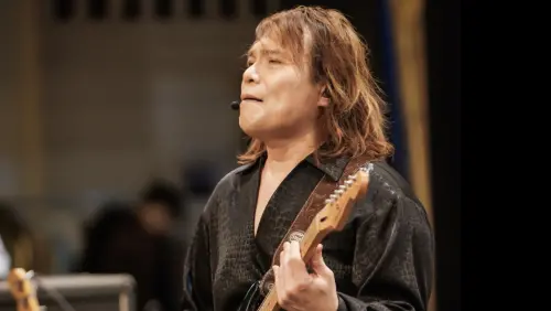 ▲伍佰深受痛風、僵直性脊椎炎所苦，但他仍熱愛音樂、敬業演出。（圖／伍佰臉書）