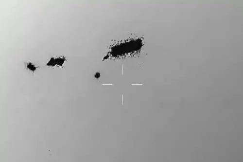 外星幽浮現身阿富汗基地?遭飛彈射穿絲毫無損 詭異影片曝光