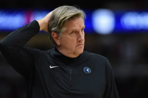 NBA季後賽變WWE？灰狼主帥稱身體對抗太超過：火箭、勇士恐打起來

