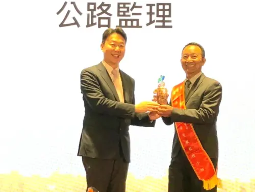 促進道路交通安全!高雄市區監理所獲交通部金安獎之殊榮