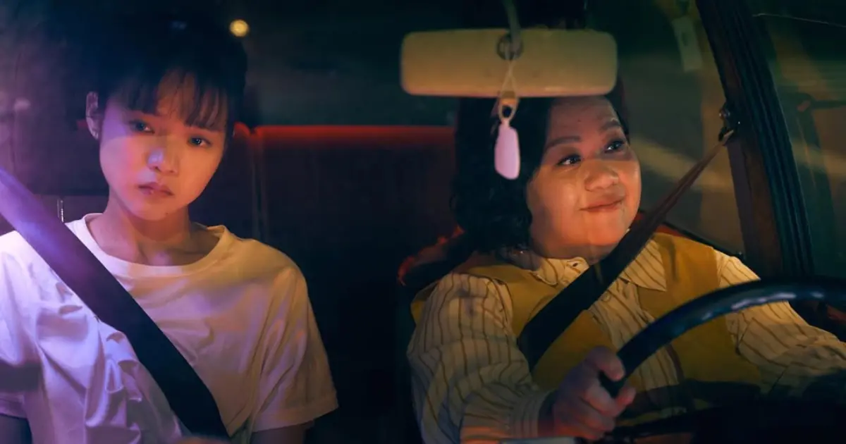 ▲林廷憶在《影后》中飾演新人演員史艾瑪，為上位和薛仕凌上床，林廷憶爆料在拍攝激情戲之前，薛仕凌一直吹口哨。（圖／翻攝自Netflix）