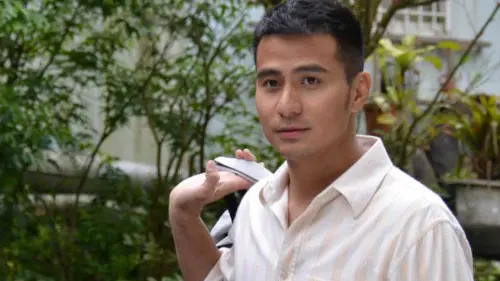 ▲郭彥甫（如圖）《行李箱》系列作品在上海新繪畫大賽中得獎，還在法國羅浮宮地下的「卡魯塞爾藝廊」（Carrousel du Louvre）展出。（圖／郭彥甫臉書）