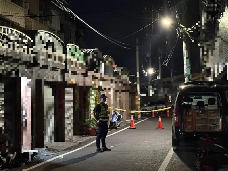 ▲22日凌晨，高雄湖內區某民宅發生槍擊命案，賴姓男子為協調8萬元債務，釀1死2傷慘劇。23日上午，警方逮捕主嫌賴男到案。（圖／翻攝畫面）