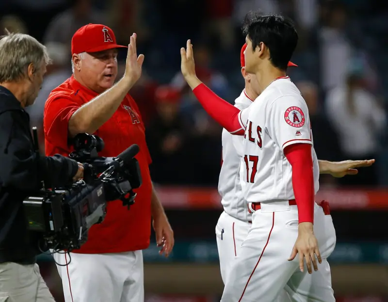 ▲Mike Scioscia（左）曾在大谷翔平旅美首年擔任天使總教練，今（22）日得知大谷獲得MVP後，Scioscia也跨海送上祝福。（圖／美聯社／達志影像）