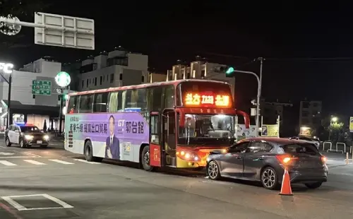 雲林誇張酒駕！休旅車正面撞擊客運　男駕駛渾身酒氣、車上還有酒
