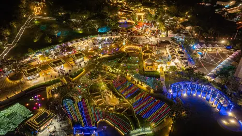 ▲四重溪與旭海溫泉區點綴得宛如夢幻秘境。活動將持續至明年2月底。（圖／屏東縣府提供）