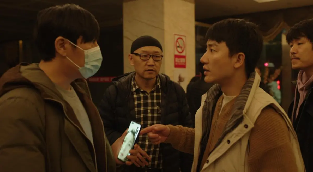 ▲第61屆金馬獎，《一部未完成的電影》拿下最佳影片。圖為李鵬（左起）、片方代表Cecilia Pezzini、馬英力、田佳茗。（圖／NOWnews攝影中心）