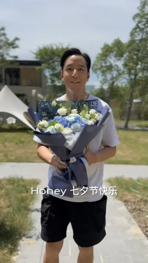 ▲昔日的影片中可以發現,吳彥祖的髮際線大後退,讓不少粉絲惋惜男神昔日風光已不在。(圖/取自teki_D 微博) ▲昔日的影片中可以發現,吳彥祖的髮際線大後退,讓不少粉絲惋惜男神昔日風光已不在。(圖/取自teki_D 微博)