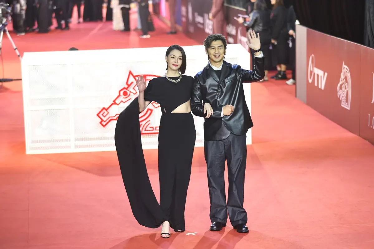 ▲張榕容胸下挖大洞，背面也辣翻，她表示對拿獎有信心，告白陳柏霖就是她的幸運物。（圖／NOWnews攝影中心）