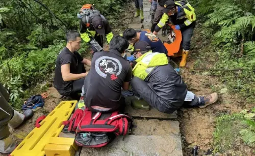 攀登草嶺古道！66歲男不慎跌倒「頭部著地」　命危送醫搶救不治
