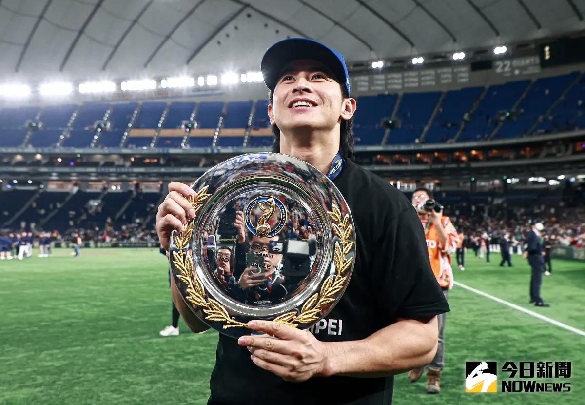 ▲在2024年幫助中華隊奪下世界12強冠軍的台灣隊長兼賽會MVP的球星陳傑憲，在賽事後也成為台灣家喻戶曉的球星，對此他近日也接受日本媒體《Full-Count》的專訪，回顧他的棒球之路。（圖／記者陳云茹攝 ,2025.11.12）