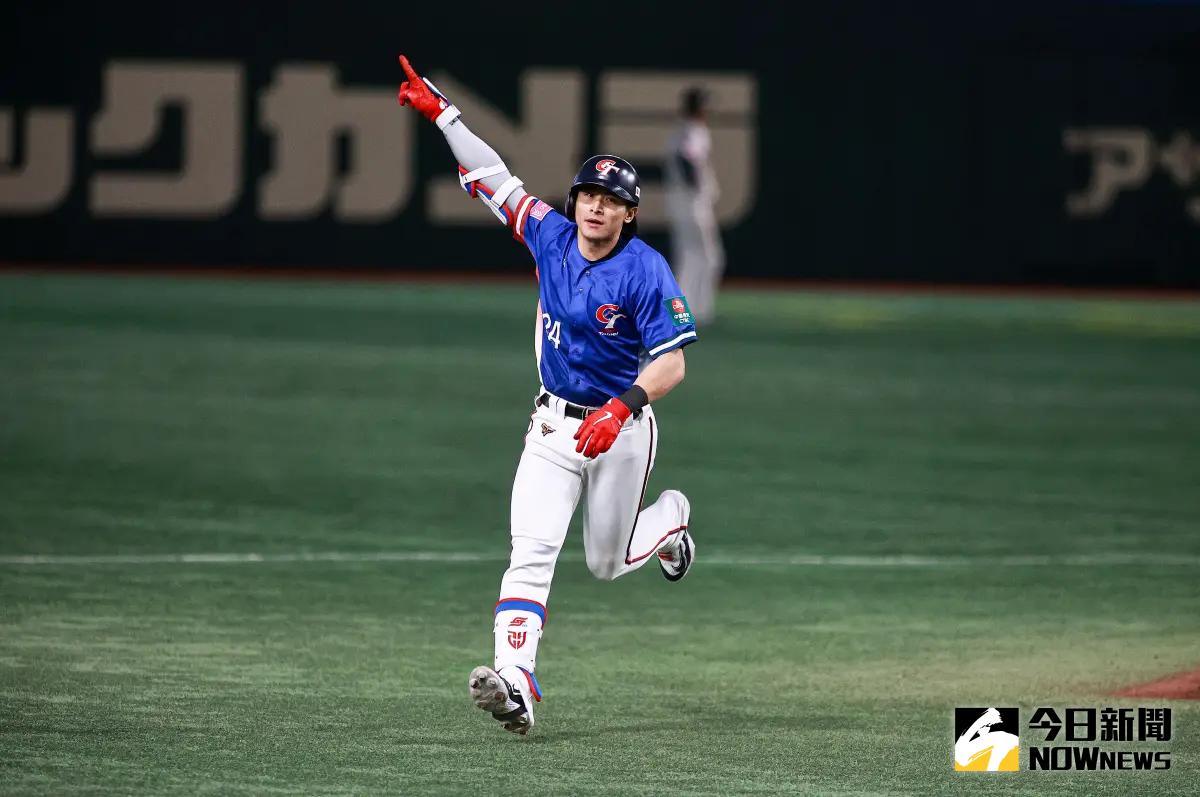 ▲「台灣隊長」陳傑憲在世界12強棒球賽打出好表現，人氣水漲船高，近日被網友挖出影片，自曝小時候愛打籃球，但因為身材矮小，被父親取了「矮仔Jordan」。（圖／記者葉政勳攝 ）