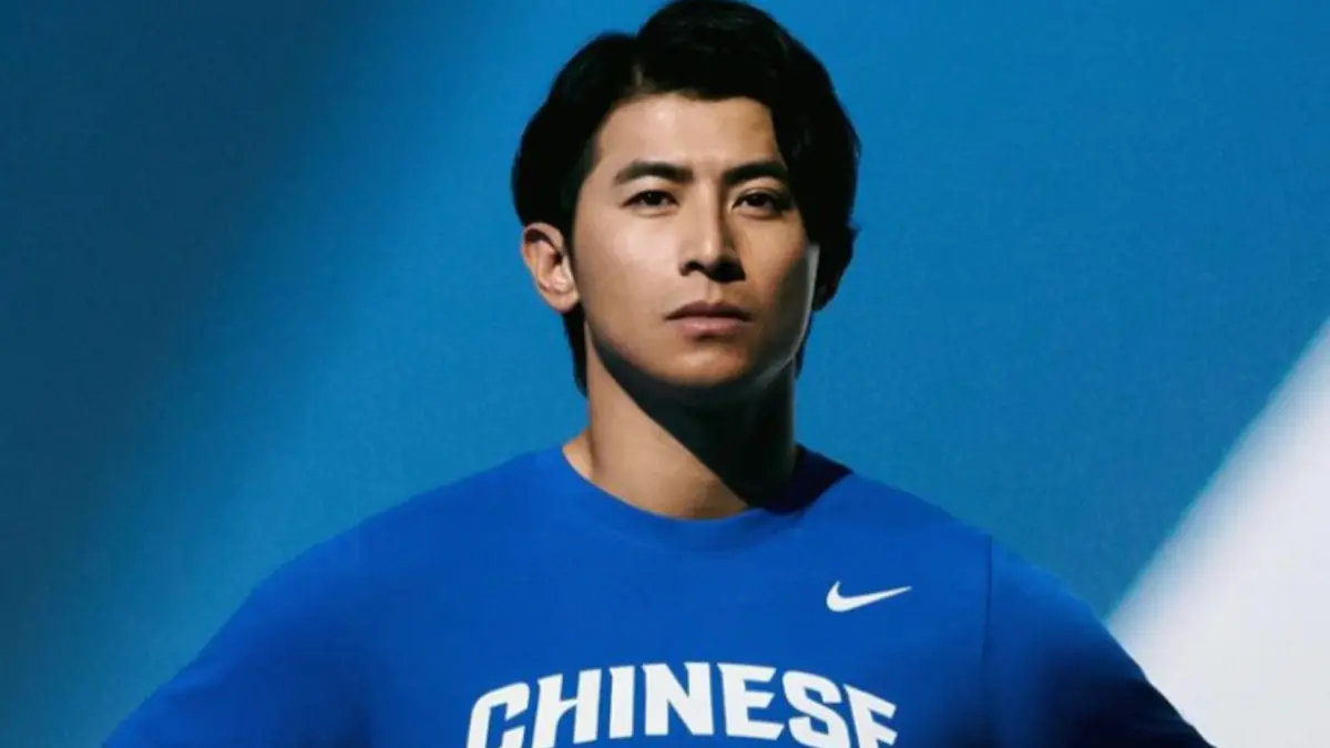 ▲陳傑憲（中）和老婆綺綺（左）結婚3年，感情非常甜蜜。律師李怡貞更整理陳傑憲的「6大寵妻事蹟」，讓粉絲淪陷直呼陳傑憲是模範老公的表率。（圖／陳傑憲IG）