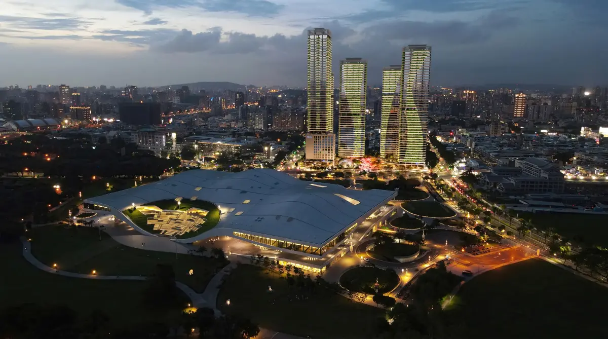 ▲華友聯、達麗、海悅團隊獲選最優申請人，將投資253億元，打造衛武營周邊藝術創造場域。（圖／高市府捷運局提供）