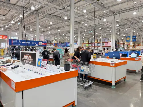 ▲好市多黑五蘋果優惠。（圖／記者周淑萍攝）