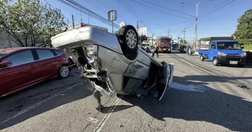 彰化台1線驚悚連環撞！疑煞車失靈連撞10車　肇事車輛撞爛翻覆
