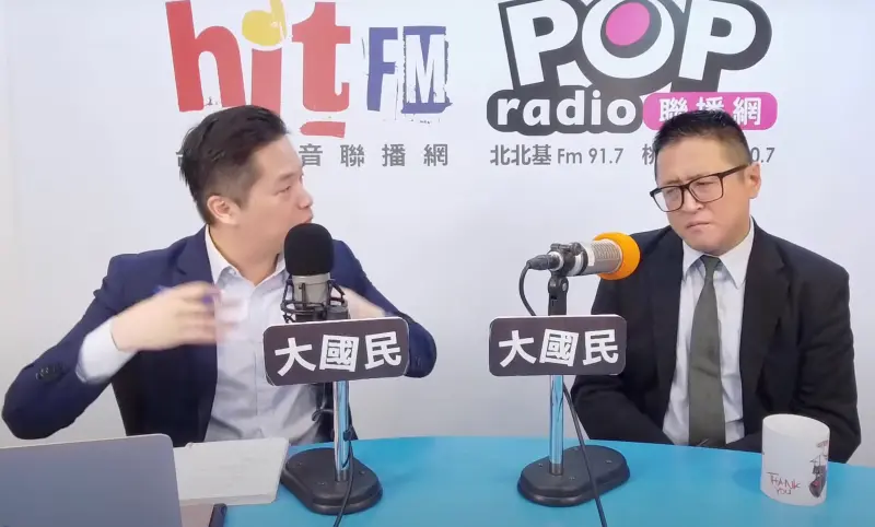 ▲淡大助理教授何景榮（右）力主黃國昌當民眾黨主席。（圖／截自hitfm《POP大國民》YT）