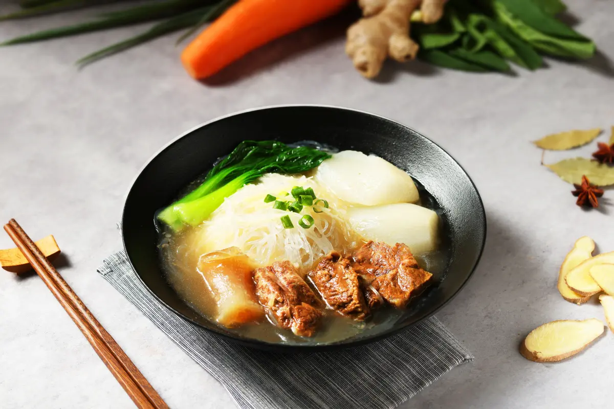 ▲八方雲集金牌清燉牛肉冬粉。（圖／八方雲集提供）