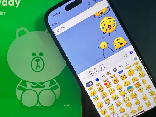 ▲LINE 內建表情貼日前全面「強制更新」為新版本，有人大讚超可愛，但也有人最愛初代版本，教你一鍵找回舊款表情貼。（圖／記者周淑萍攝）