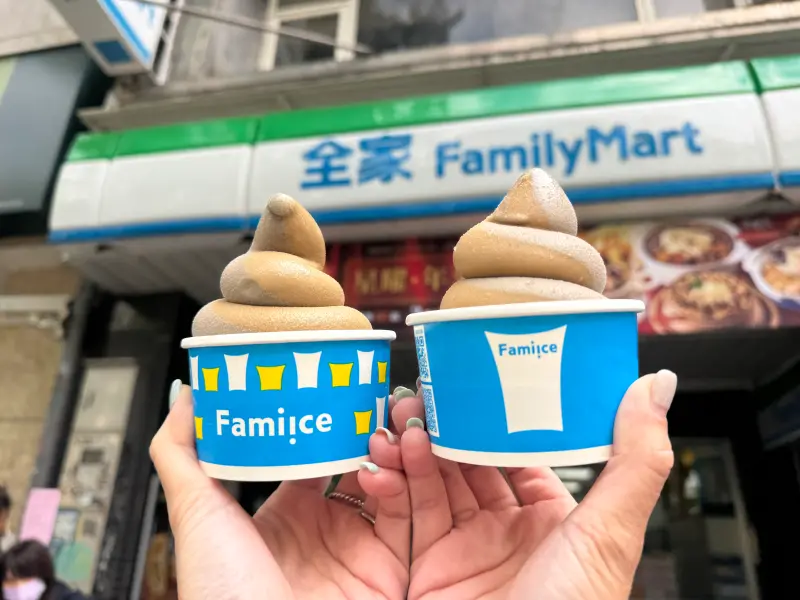 ▲全家霜淇淋7月新口味來了！傳將即將聯名知名YouTuber千千，首度推出「仙草霜淇淋」。（圖／記者鍾怡婷攝）