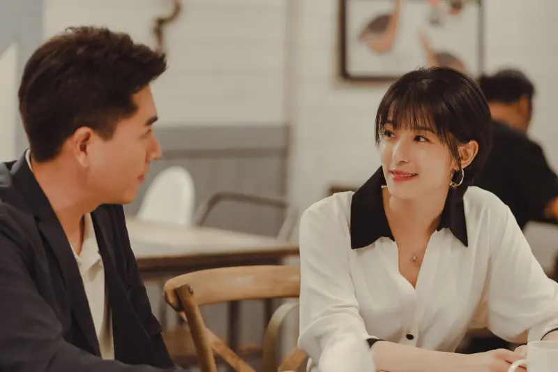 ▲賴雅妍（右）和王傳一（左）合作多次，這次在《祕書俱樂部》中殺出年下男張軒睿，讓賴雅妍直呼「一定會選他」。（圖／TVBS提供）