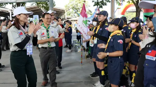 ▲兩天的大露營活動，幼童軍師生要接受趣味體驗課程、學習工作坊與定向探索挑戰，實踐團隊合作與互助童軍精神。（圖／高市府教育局提供）