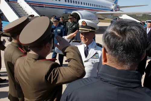 中國海軍上將苗華遭停職！「北京紅二代」群組盛傳：戴著頭套被抓
