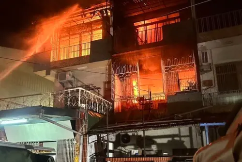 雲林虎尾民宅暗夜火警！濃濃黑煙傳爆炸聲響　獨居屋主外出逃死劫
