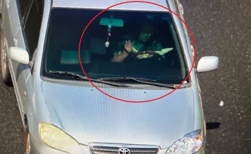 國道開車邊吃便當？誇張駕駛大口吃沒在看路　低頭猛嗑畫面曝光
