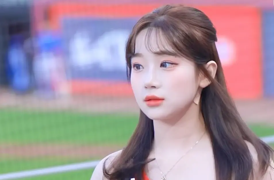 ▲韓籍啦啦隊女神李珠珢（如圖）才剛來台發展，被外界說湊齊「富邦韓籍5本柱」，球迷敲碗，希望富邦球團下個挖角成員是起亞虎啦啦隊員朴星垠。（圖／李珠珢IG）