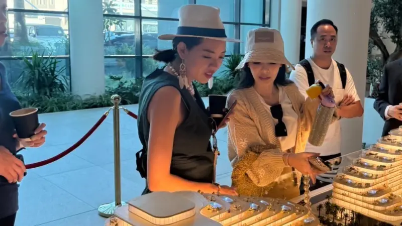 ▲劉伊心重溫當年蜜月浪漫記憶，同時成功完成海外置產，由於杜拜置產之旅也正值劉伊心生日，她說道，「這是給自己最棒的生日禮物。」（圖／劉伊心提供）