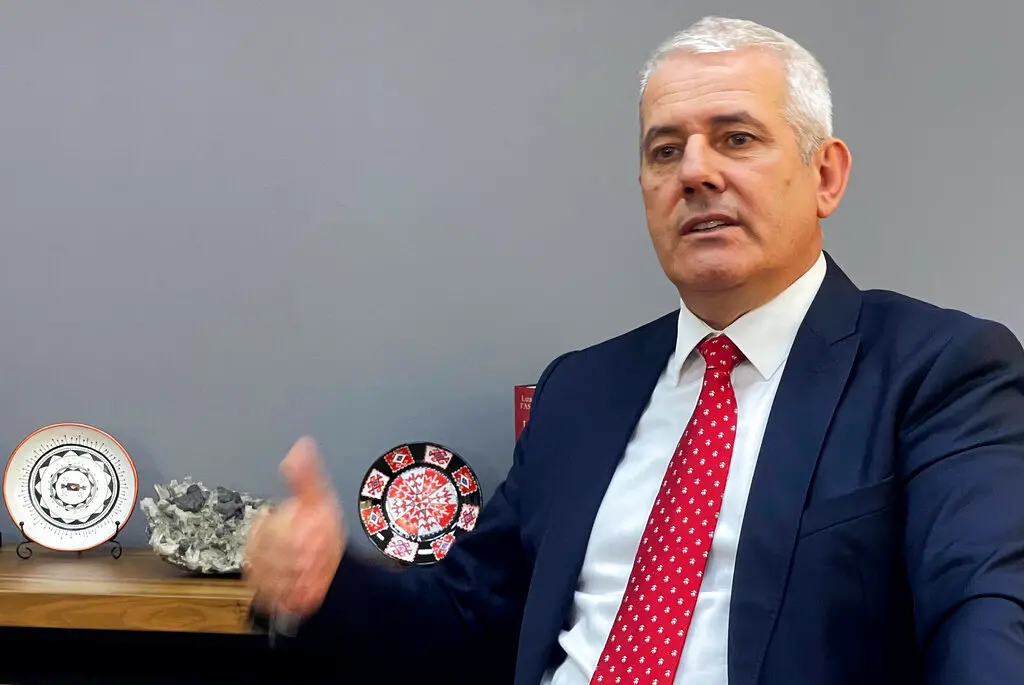 ▲科索沃內政部長斯韋克拉（Xhelal Svecla）今天表示，1條供水給2座主要發電廠的運河發生爆炸，警方已逮捕8人。科索沃政府和歐洲聯盟將此案稱為「恐怖行動」。（圖／美聯社／達志影像）