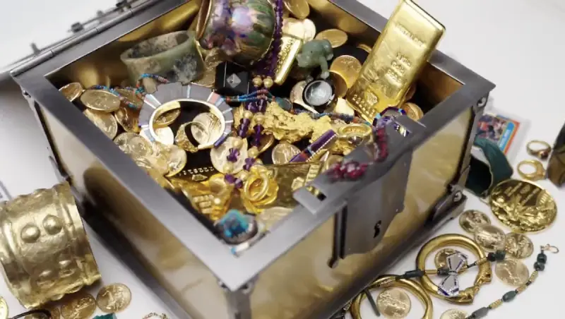 ▲美國富豪柯林斯-布萊克在美國多處埋藏了寶藏，並在新書中寫下了尋寶線索。（圖／擷取自X@JonCollinsBlack）