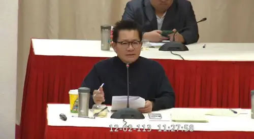 吳春城指出,今年10月25日,憲法法庭宣布令人遺憾、民主倒退的「國會改革」憲判結果,因為人民看到的是,「身為憲法的守護者,卻屈服於權力之下」。(圖/民眾黨提供) ▲吳春城指出,今年10月25日,憲法法庭宣布令人遺憾、民主倒退的「國會改革」憲判結果,因為人民看到的是,「身為憲法的守護者,卻屈服於權力之下」。(圖/民眾黨提供)