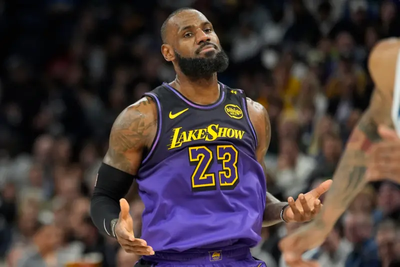 ▲洛杉磯湖人當家球星「詹皇」LeBron James，近期連續4場比賽中，19次外線出手都沒有命中，賽後也坦承進攻狀態不佳。（圖／美聯社／達志影像）