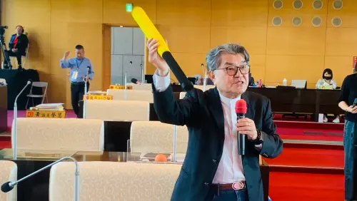 台中警察抓走小學生動機出現3版本!家長肯定學務主任勇於承擔 ▲台中市議員李中揭發小朋友用樂樂球棒打老師隔天,從校園被帶到警察局事件,引起全國譁然。(圖/記者顏幸如攝,2024.12.04)