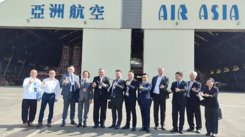 ▲波蘭商貿團今天除拜會市府外,也前往亞洲航空及奇美食品進行實地考察。(圖/南市府提供) ▲波蘭商貿團今天除拜會市府外,也前往亞洲航空及奇美食品進行實地考察。(圖/南市府提供)