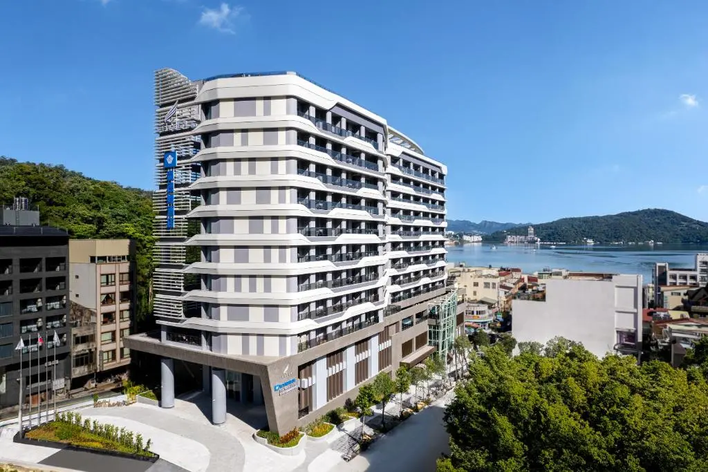 ▲溫德姆酒店集團宣布將於2026年迎來旗下品牌「戴斯精選酒店（Days Inn by Wyndham）」盛大開業，布局台灣的嘉義太保、台南南科以及台中草悟道共三處，圖為台灣日月潭力麗溫德姆酒店。（圖／溫德姆酒店集團提供 www.wyndhamhotels.com/）