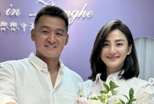 ▲洪小鈴(右)近日無預警宣布結婚並升格當媽,喜訊令外界超驚喜。(圖/洪小鈴IG) ▲洪小鈴(右)近日無預警宣布結婚並升格當媽,喜訊令外界超驚喜。(圖/洪小鈴IG)