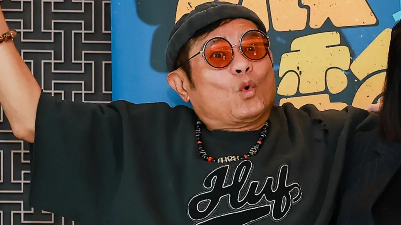 ▲「流行音樂教父」劉家昌昨（3）日驚傳癌逝噩耗，享壽81歲，許效舜回憶起最後一次見到「師公」劉家昌，當時對方的情況看起來還不錯，也分享他在2個月前的某天晚上，突然很想聽劉家昌的歌曲，認為是冥冥之中有注定。（圖／公視台語台提供）