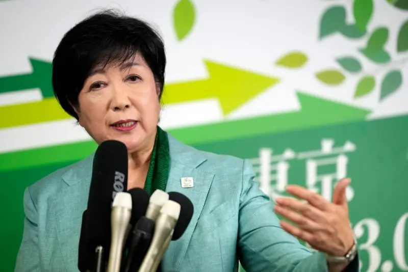 ▲東京都知事小池百合子昨（3）日宣布，從2025年4月起，都政府職員能自行選擇「週休三日」的工作模式。（圖／美聯社/達志影像）