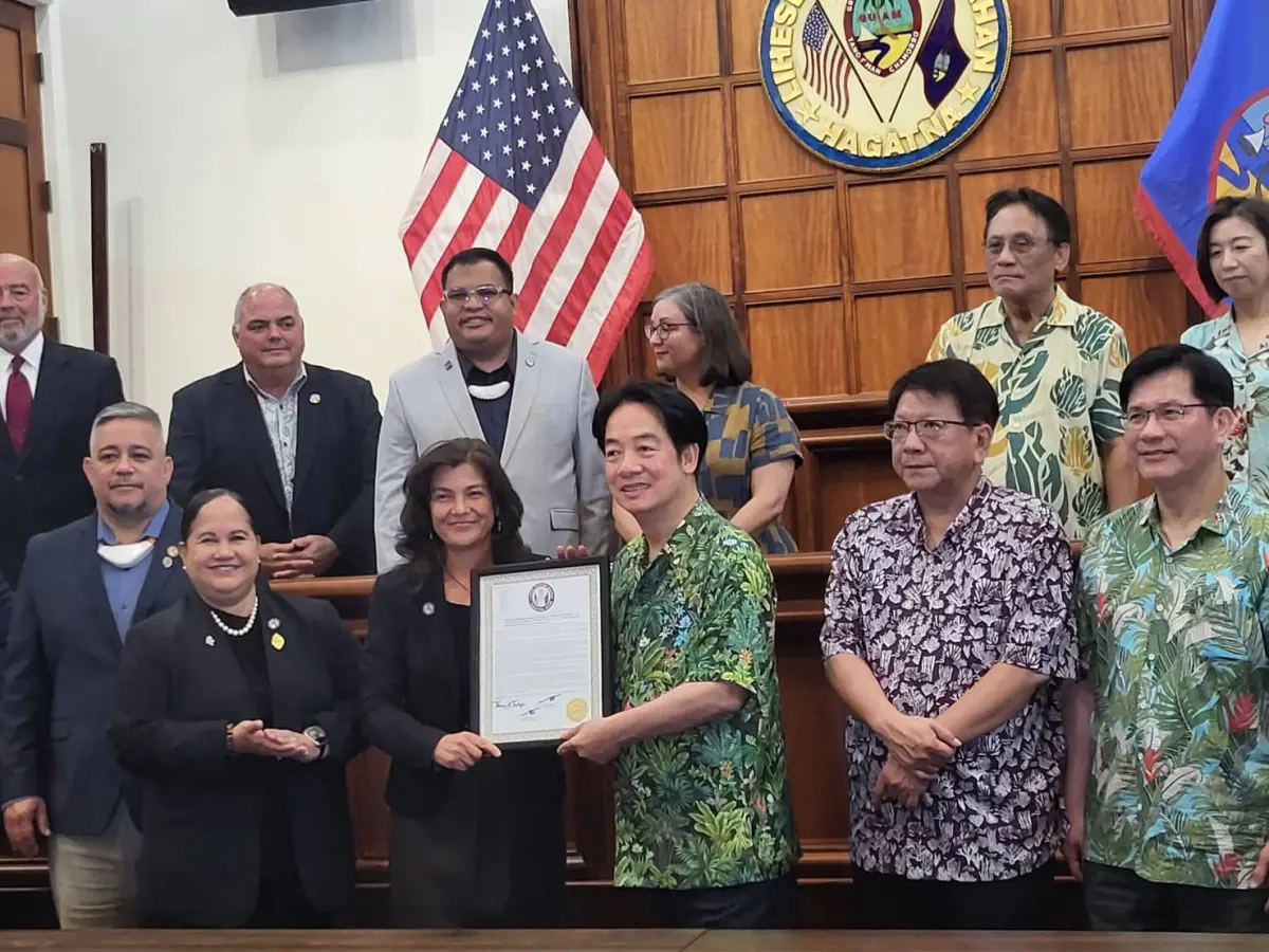 ▲賴清德進入關島議會，接受友台決議。（圖／記者陳佩君攝，2024.12.05）