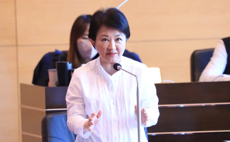 ▲被炎上低氣壓籠罩的盧秀燕，首度在民調奪冠後發表10分鐘心得。（圖／台中市政府提供，2024.12.05）