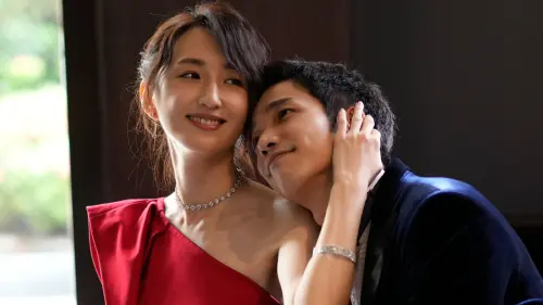 ▲台劇《童話故事下集》由柯佳嬿（左）、劉以豪（右），柯佳嬿在劇中演潑辣厭世的人妻，經常怒飆劉以豪。（圖／Netflix提供）