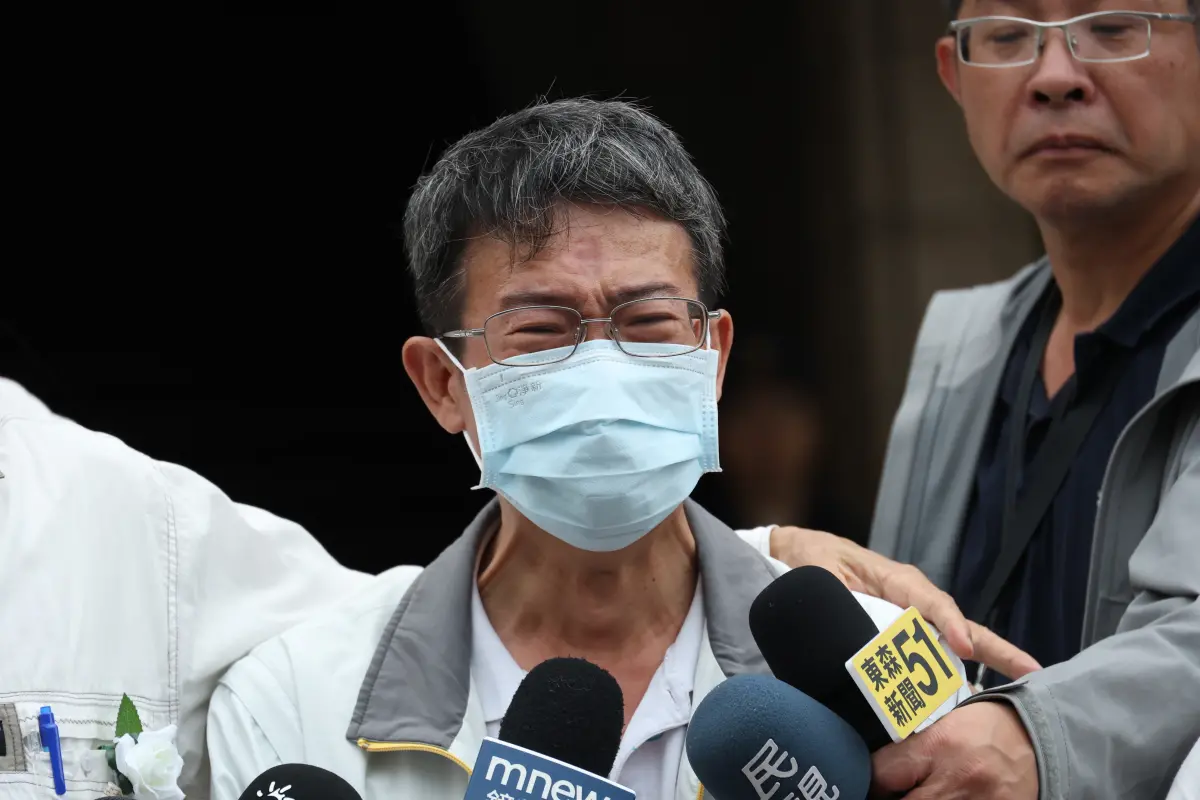 ▲新北市楊姓國中生2023年在校內遭割頸身亡，二審開庭，死者父親表示感受不到嫌犯悔意，認為法官判太輕，1月13日高院合議庭裁定准許續押未成年郭姓「乾哥」及林姓「乾妹」。（圖／記者陳明安攝）