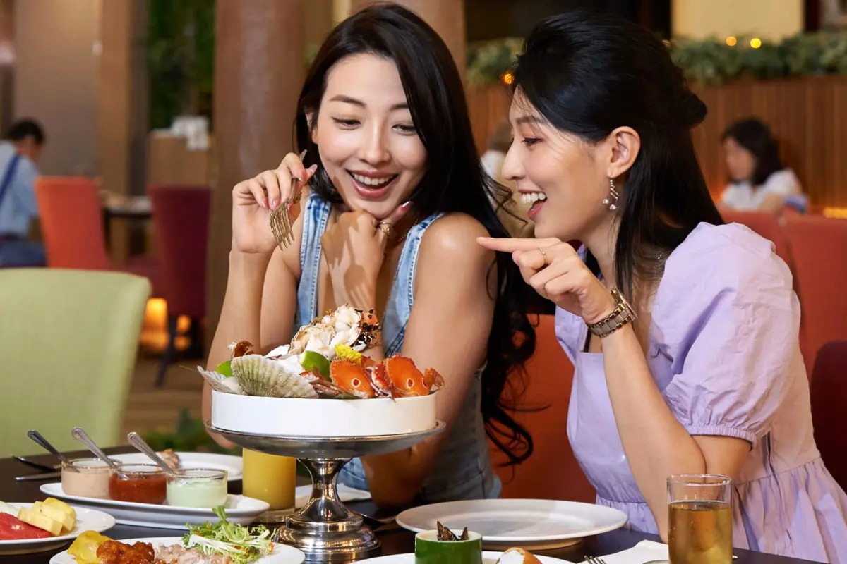 ▲台北福華預計將於12月12日起推出住房及餐飲三重奏優惠。其中的餐券組合號稱是飯店賣餐券40年來最大優惠，尤其選購晚餐券，更是比「買一送一」優惠還要便宜。（圖／台北福華飯店提供）